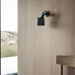 Vipp 524 vägglampa svart