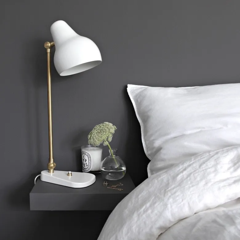 VL38 Bordslampa white/brass