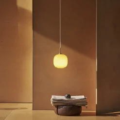 VL 45 Radiohus Ø250 taklampa Brass/Glossy Amber