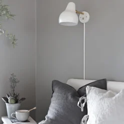 VL38 Vägglampa white/brass