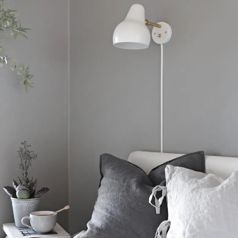 VL38 Vägglampa white/brass