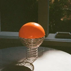 Wire 40 bordslampa krom/orange